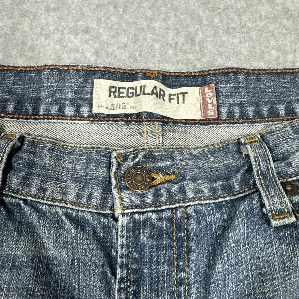 Levi's Y2K 505 Men's Relaxed Fit Faded Denim Jeans Size 36x34(34x33) Whiskered
